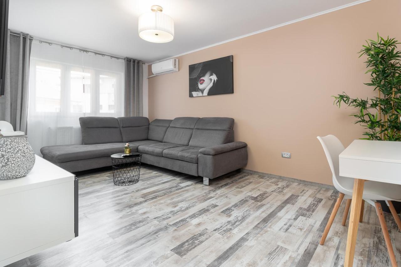 Ferienwohnung Decebal Flat Oradea Exterior foto